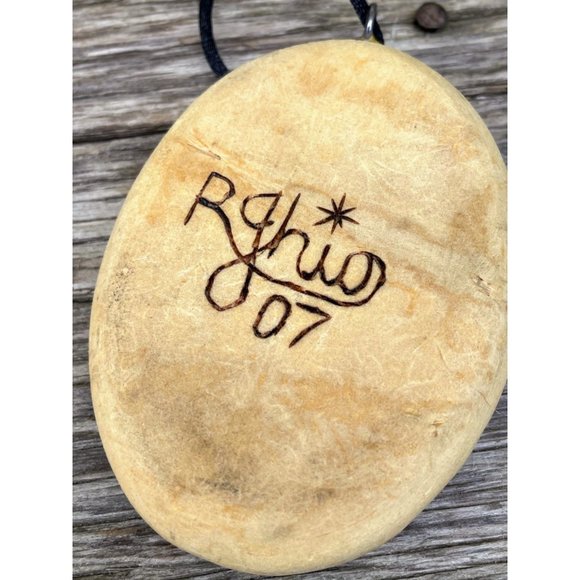 Large Wood Resin Southwestern Pendant Signed R. Jhio Bohd - Picture 10 of 11